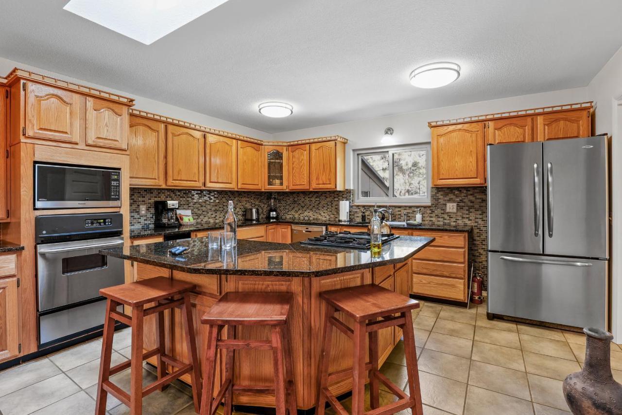 Captivating Continental Country Club Retreat With 4 Bdr And Spacious Deck! Flagstaff Bagian luar foto